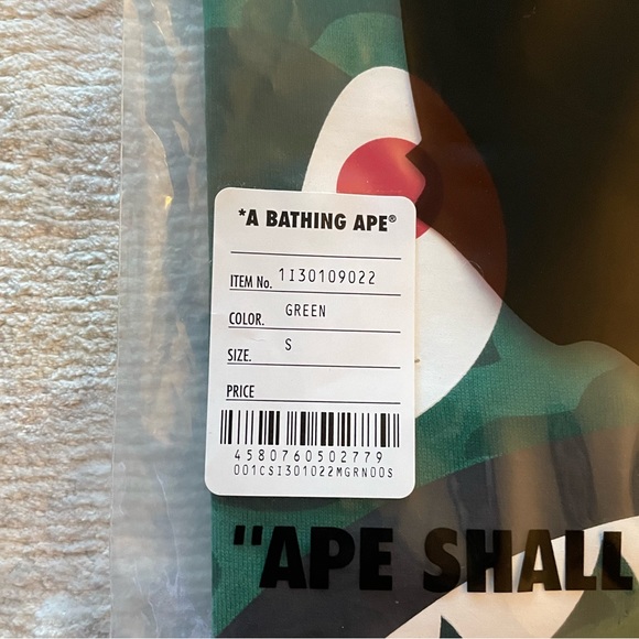 SOLD BAPE Green Camo Shark T-Shirt - Picture 11 of 11